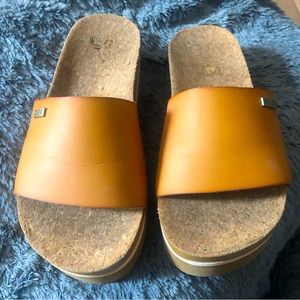 Size 7 reef platform slides
